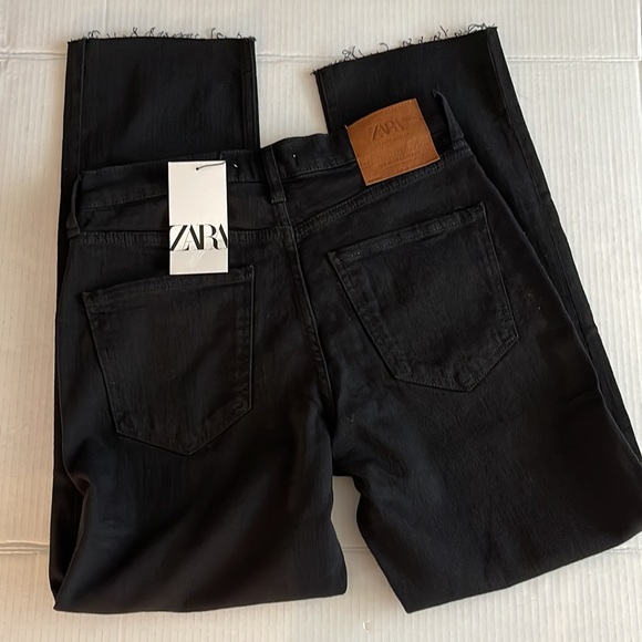 NEW HIGH-WAISTED CROPPED SLIM FIT JEANS - Picture 10 of 11